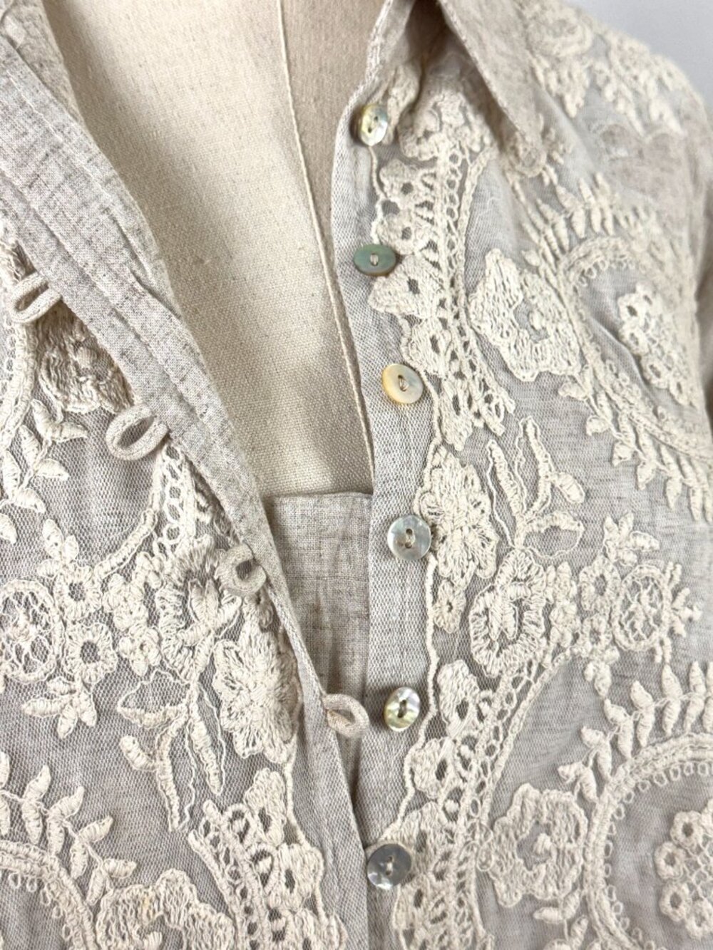Soft Surroundings Embroidered Lace Button Down Tunic Linen Rayon Beige Relaxed - Picture 6 of 9